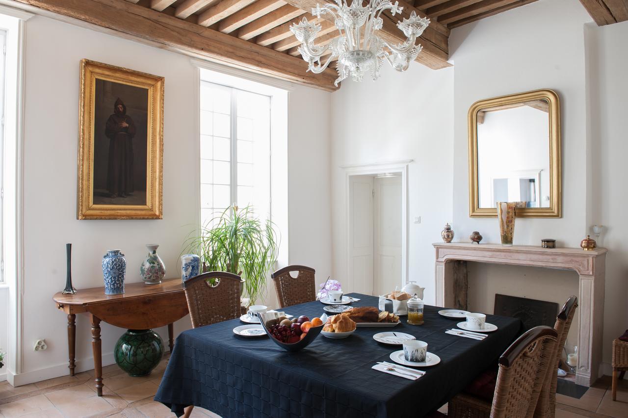Aux Portes d'Honneur Cluny Extérieur photo